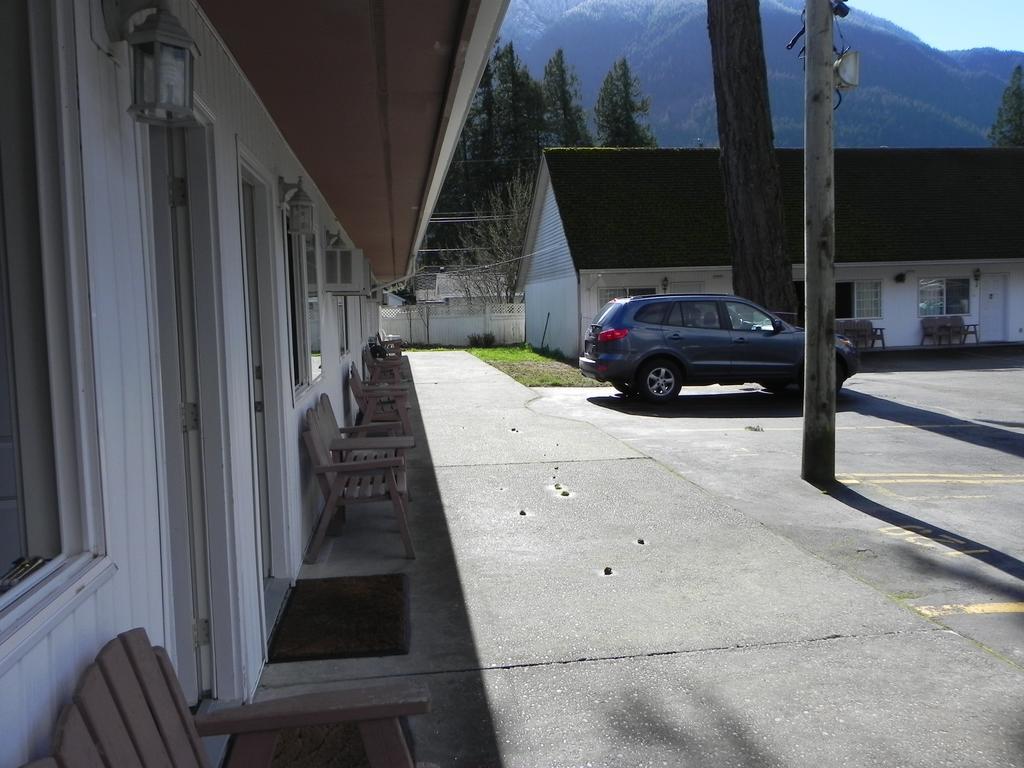 Skagit Motel Гоп Екстер'єр фото
